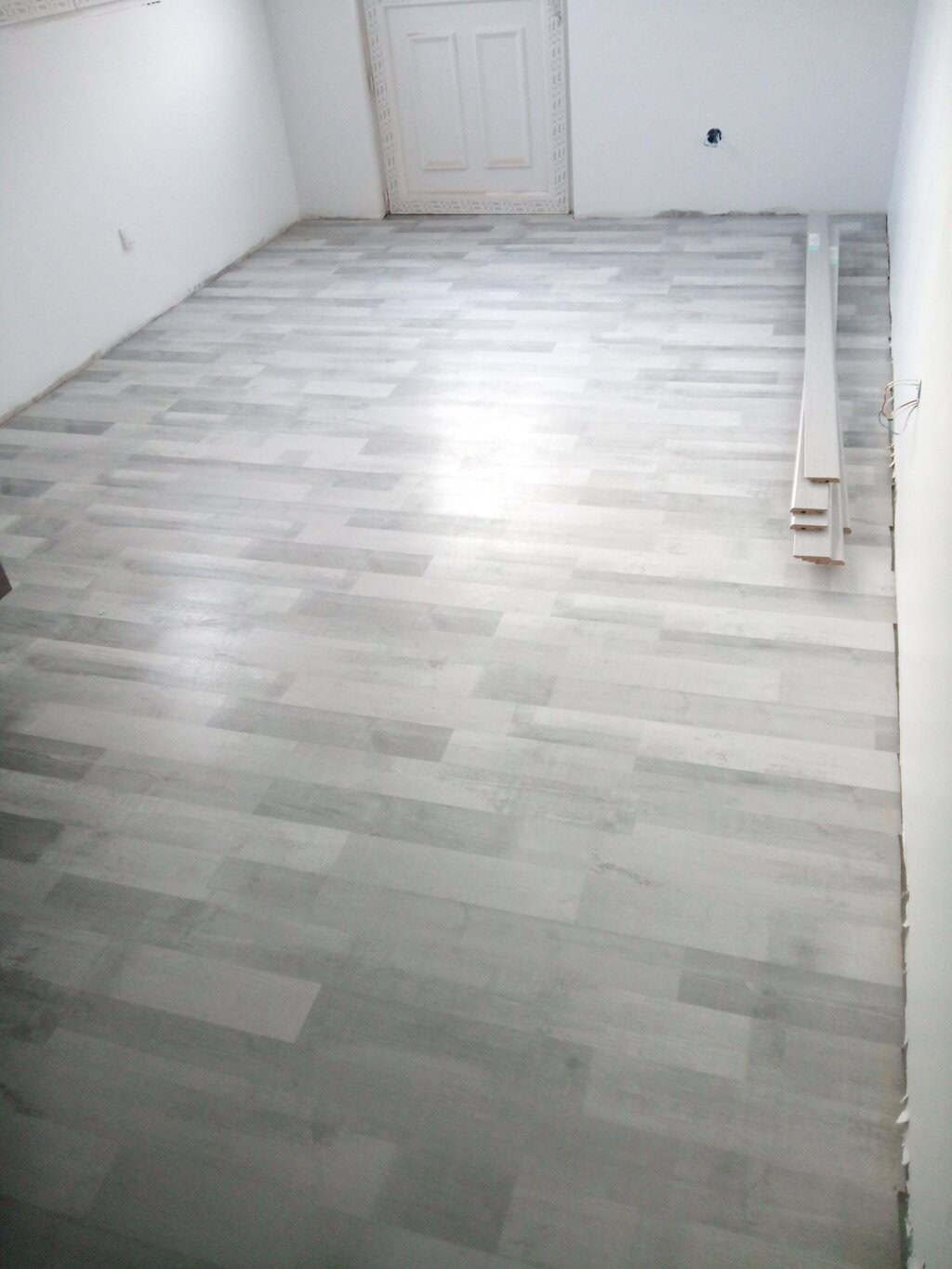 denis artisan rénovation intérieure parquet finition plinthe