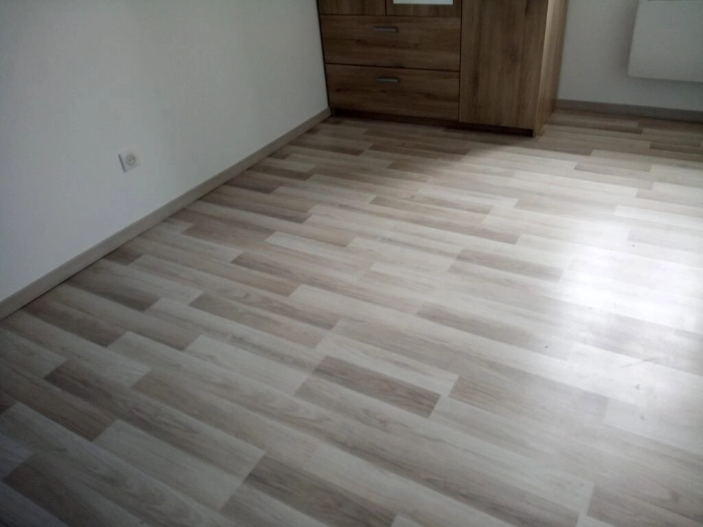 denis artisan rénovation intérieure pose parquet stratifié