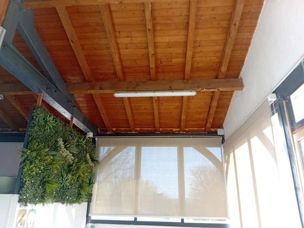 applications d'une primaire suivie de deux couches travaux réalisés au eyzie de tayac avant denis artisan